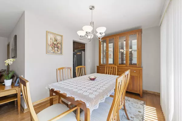 7232 W Crain Street, Niles, IL 60714