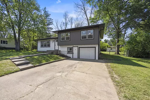 3306 Elm grove DR, Columbia, MO 65202