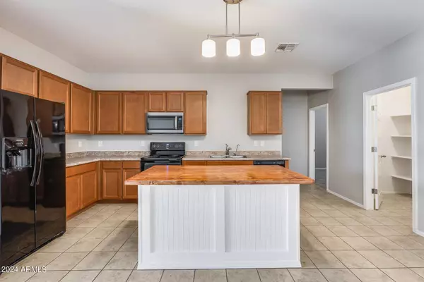 18069 W VIA DEL SOL --, Surprise, AZ 85387
