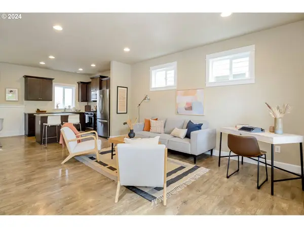7950 SE MITCHELL ST, Portland, OR 97206