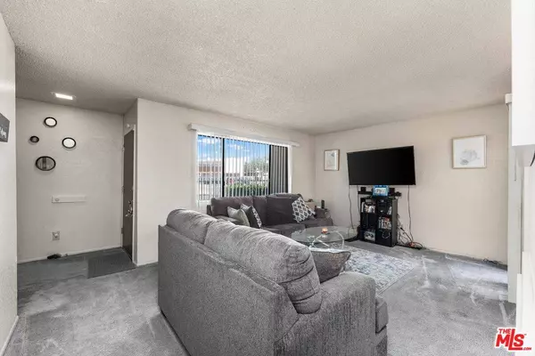 44200 W Kingtree Ave #1, Lancaster, CA 93534