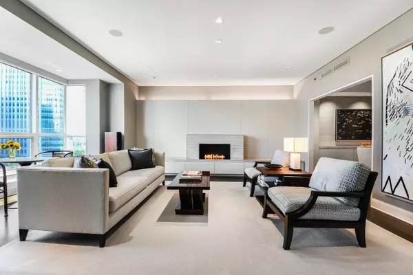 270 E Pearson ST #803, Chicago, IL 60611