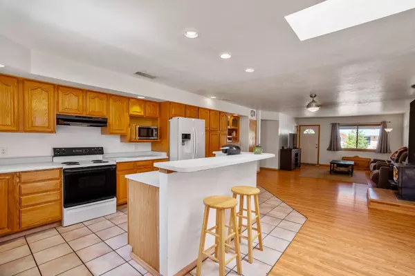 79 Ensenada, White Rock, NM 87547