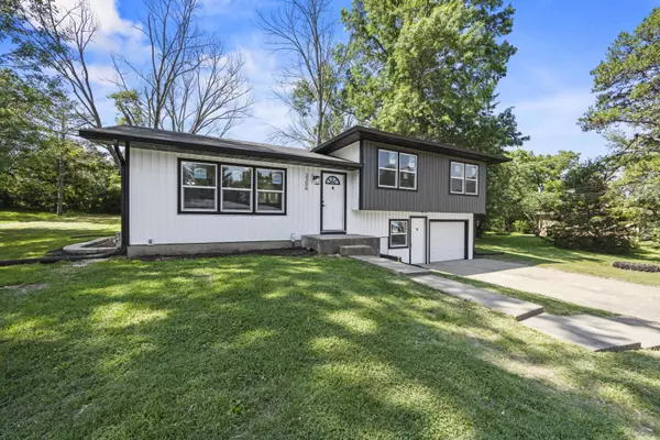 3306 Elm grove DR, Columbia, MO 65202