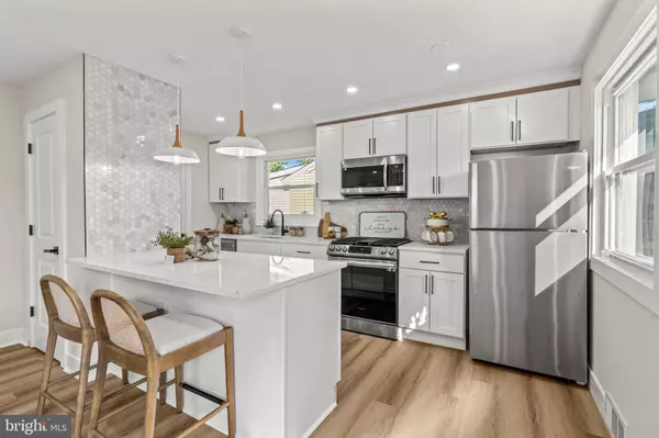 315 CRAWFORD AVE, Maple Shade, NJ 08052