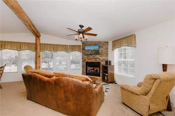 280 Sunset LN, Sugarloaf, CA 92386