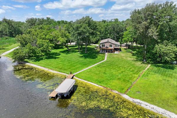 3202 N Bayview LN, Mchenry, IL 60051