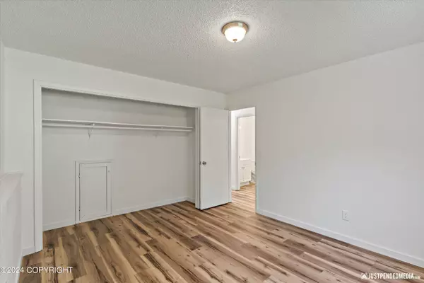 2041 Paxson DR, Anchorage, AK 99504