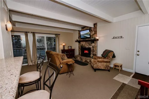 195 Rockledge #195, Lake Arrowhead, CA 92352