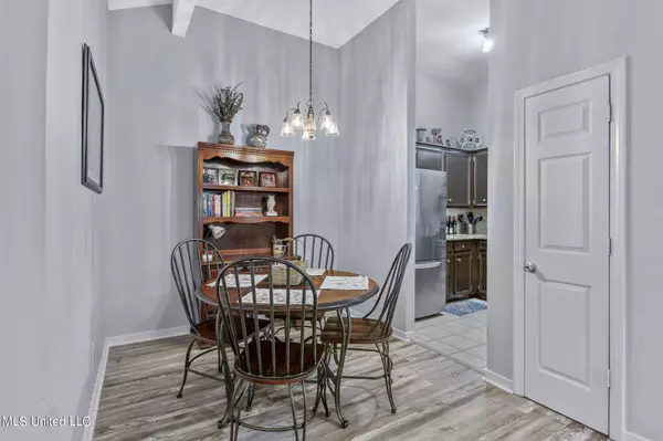 818 Harbor Bend Drive, Brandon, MS 39047