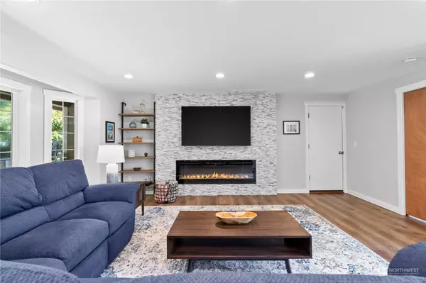 10706 8th ST E, Edgewood, WA 98372