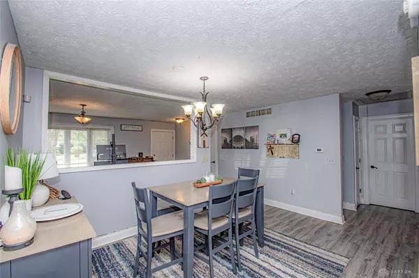 8125 Meadowlark Drive, Franklin, OH 45005