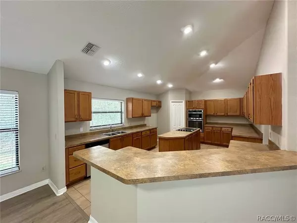 17 Milbark DR, Homosassa, FL 34446