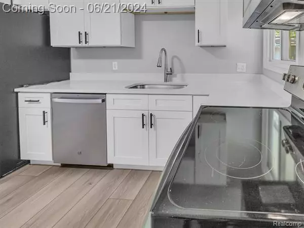 1918 PONTIAC Trail, Ann Arbor, MI 48105