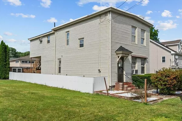 28 Norris St, Lawrence, MA 01841