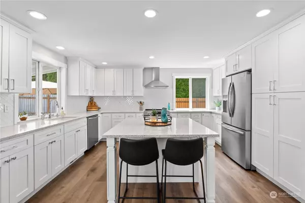 10706 8th ST E, Edgewood, WA 98372