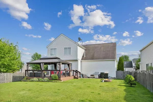 376 W Fielding Lane, Round Lake, IL 60073