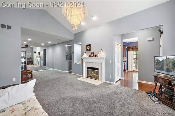 15023 MARSH CREEK, Sterling Heights, MI 48313