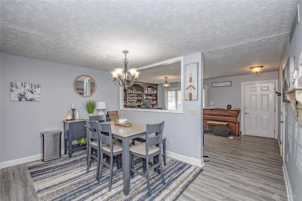 8125 Meadowlark Drive, Franklin, OH 45005