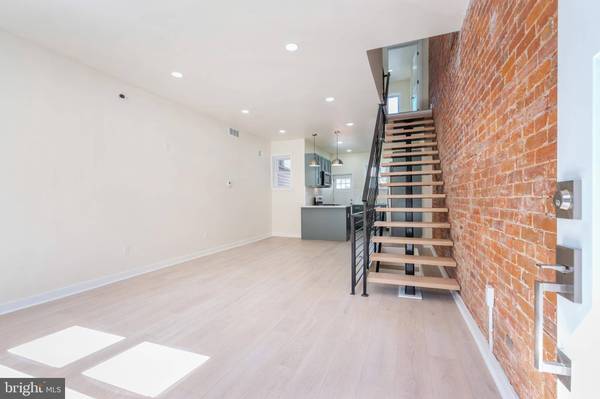 2418 S ISEMINGER ST, Philadelphia, PA 19148