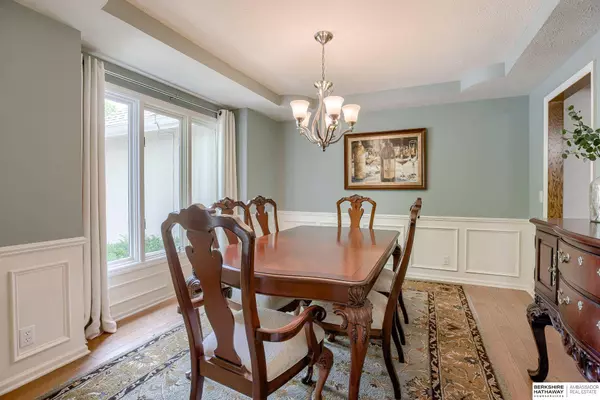 6518 S 102 Street, Omaha, NE 68127