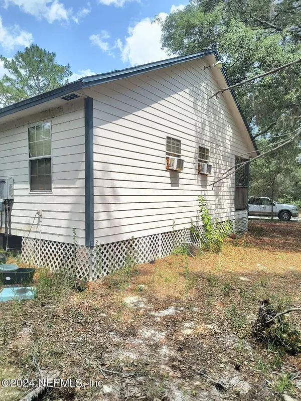 5825 SILVER SANDS CIR, Keystone Heights, FL 32656