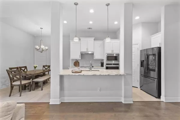 404 Country Meadows Boulevard, Waxahachie, TX 75165