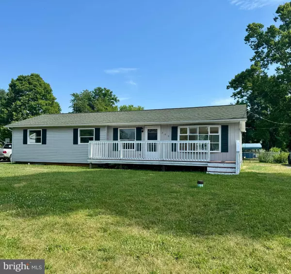 260 HENSHAW RD, Bunker Hill, WV 25413