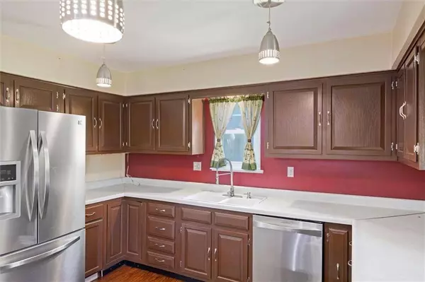 23750 W 57th ST, Shawnee, KS 66226