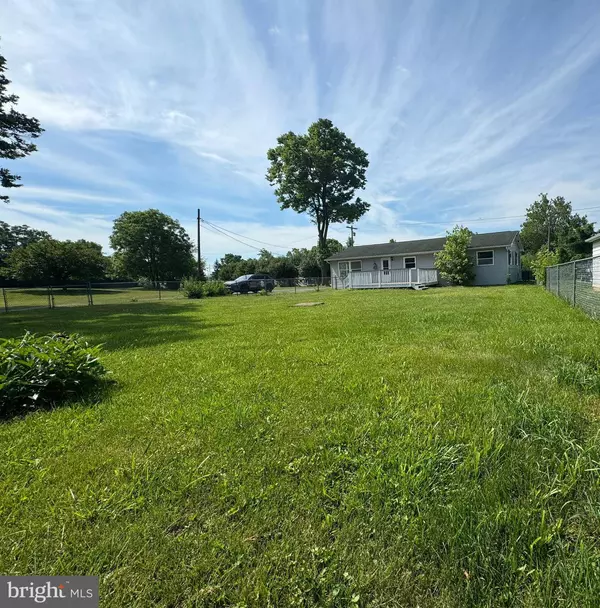 260 HENSHAW RD, Bunker Hill, WV 25413