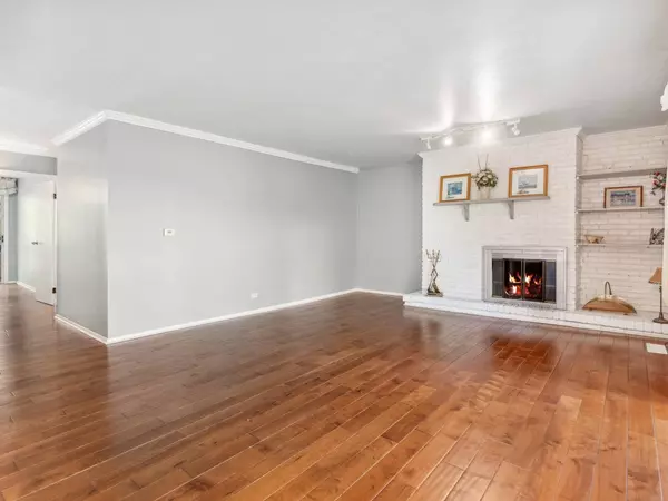 1615 Maple Terrace #3L, Lisle, IL 60532