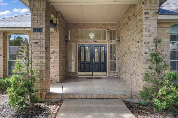 1420 Treeline Drive, Desoto, TX 75115