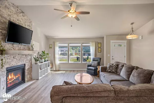 1343 E Esty DR, Palmer, AK 99645