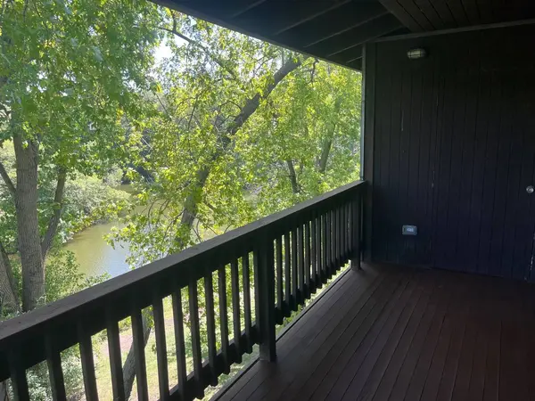 1615 Maple TER #3L, Lisle, IL 60532