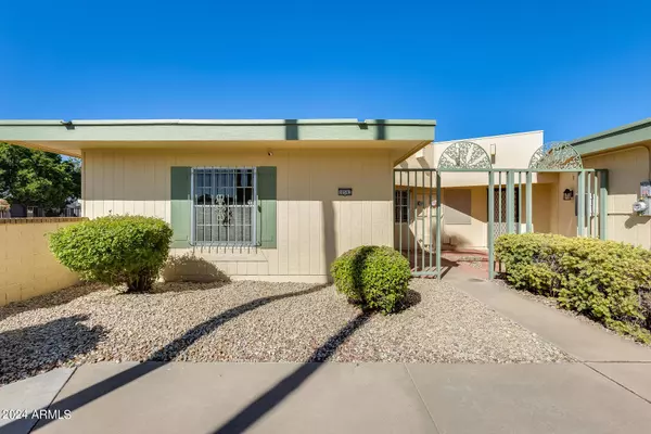 10542 W OCOTILLO Drive, Sun City, AZ 85373