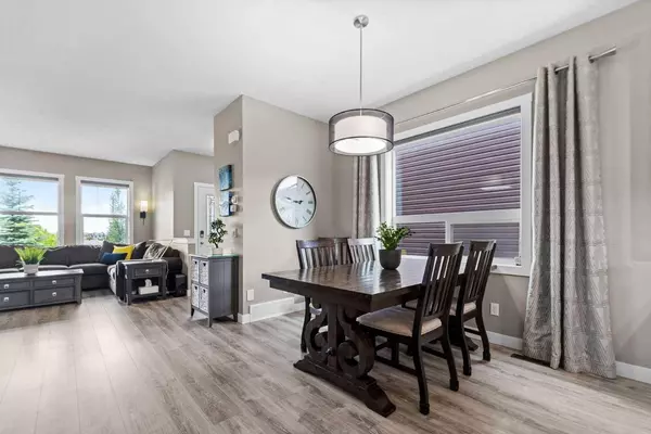 125 Hillcrest AVE SW, Airdrie, AB T4B 4C8