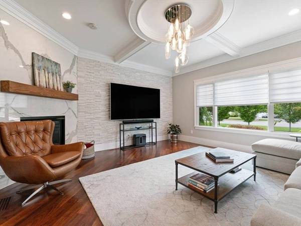 292 High St, Westwood, MA 02090