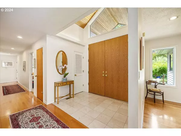 17288 CEDAR RD, Lake Oswego, OR 97034