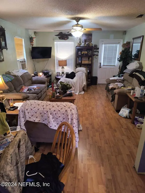 5825 SILVER SANDS CIR, Keystone Heights, FL 32656