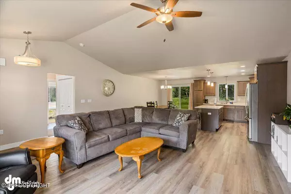 1343 E Esty DR, Palmer, AK 99645