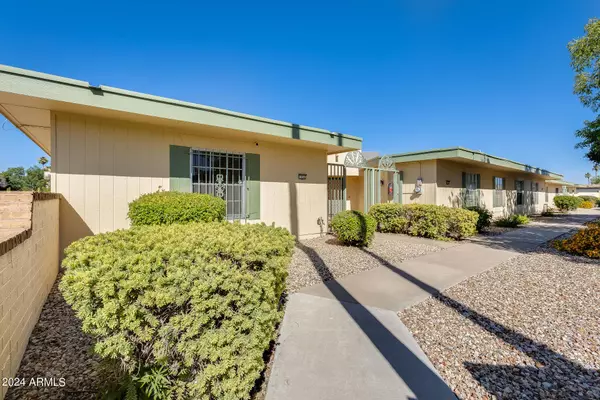 10542 W OCOTILLO Drive, Sun City, AZ 85373