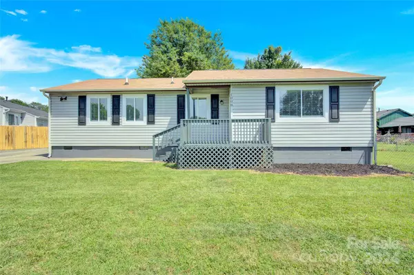 1008 Academy CIR, Dallas, NC 28034