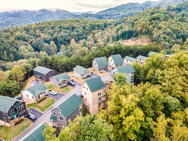 855 Osprey WAY, Pigeon Forge, TN 37863