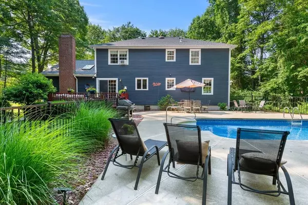 27 Village Woods Rd, Haverhill, MA 01832