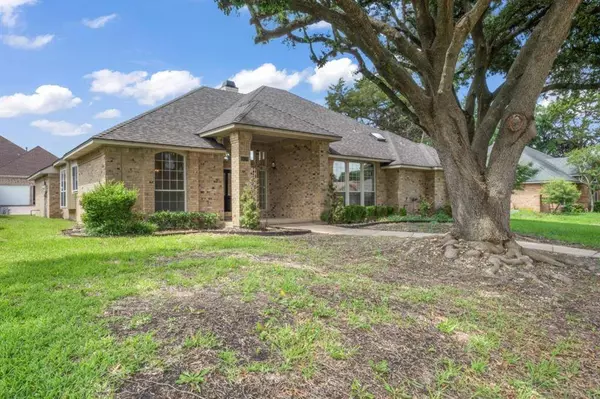 1420 Treeline Drive, Desoto, TX 75115