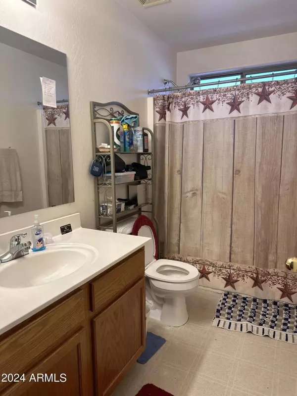 8110 W Hess Avenue, Phoenix, AZ 85043