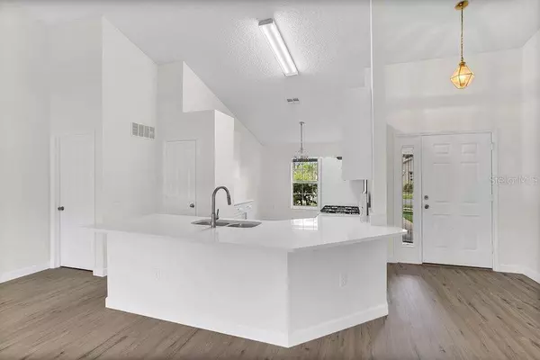 5585 WILLOW BEND TRL, Kissimmee, FL 34758