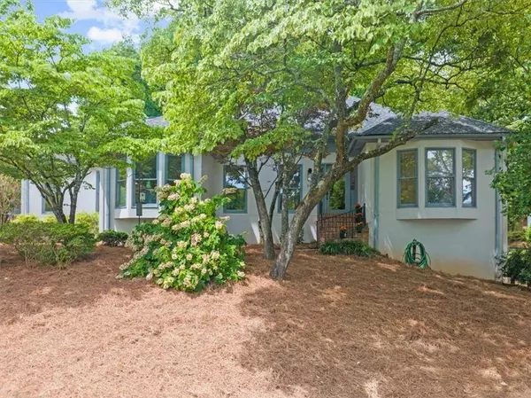 300 Saddle Creek DR, Roswell, GA 30076