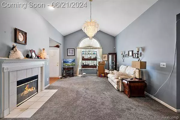 15023 MARSH CREEK, Sterling Heights, MI 48313