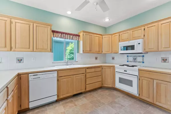 5609 S Hogan Ln, Spokane, WA 99223